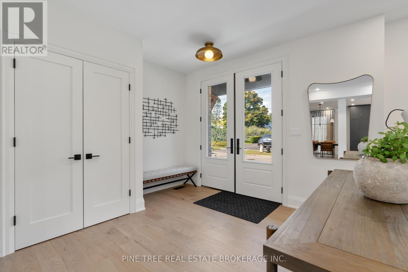 Photo 3 of 271 Codrington Street, Barrie ON