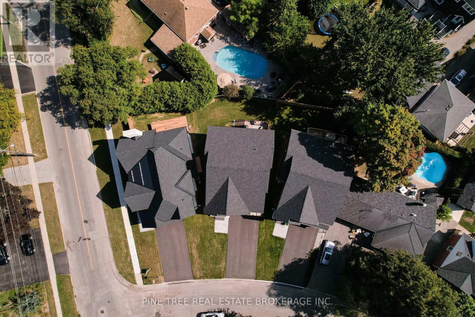 Photo 41 of 271 Codrington Street, Barrie ON