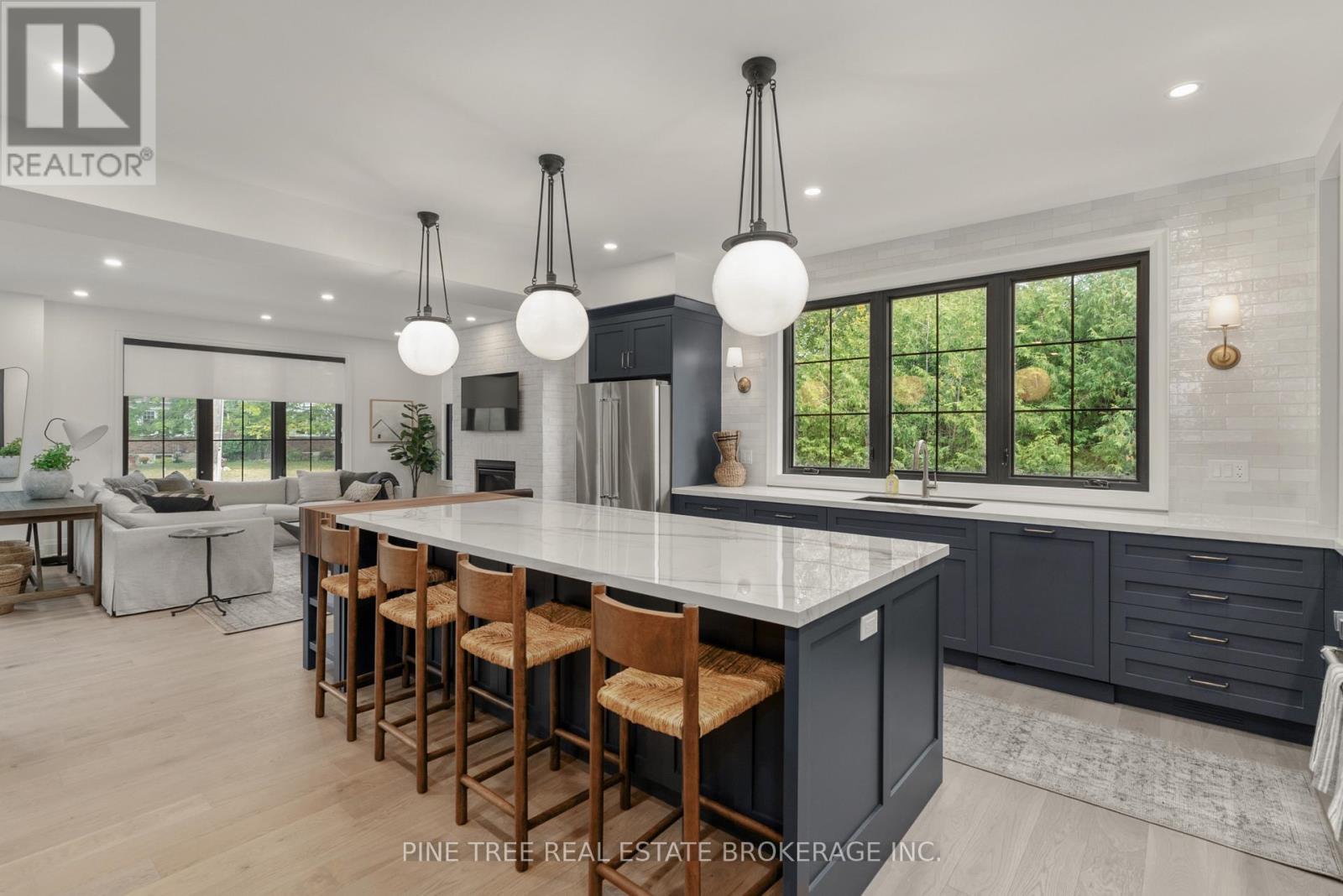 Photo 7 of 271 Codrington Street, Barrie ON