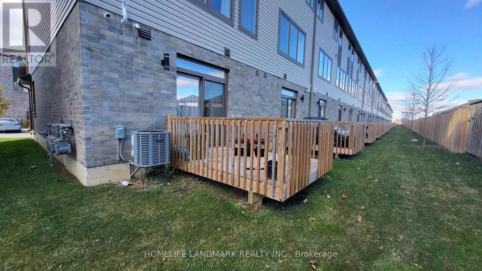 Photo 8 of 232 1960 Dalmagarry Road, London North ON