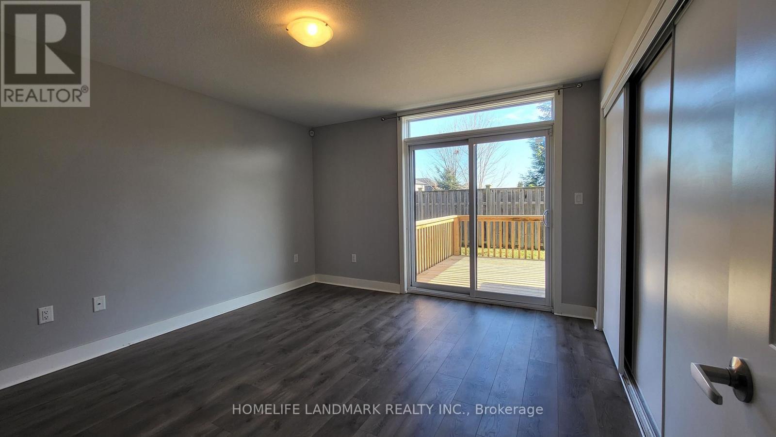 Photo 3 of 232 1960 Dalmagarry Road, London North ON