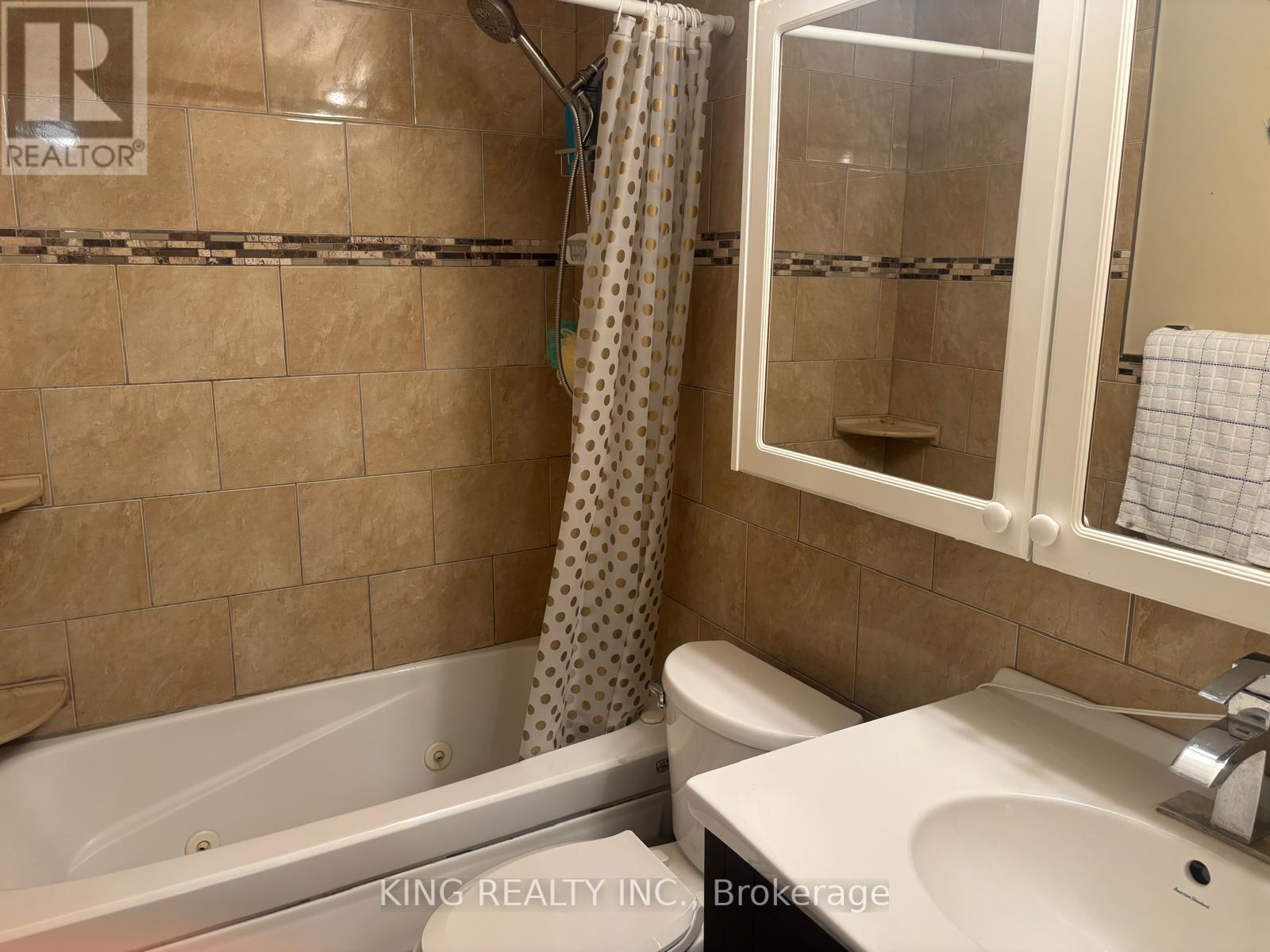 Photo 12 of 19 616 Grey Street, Brantford ON