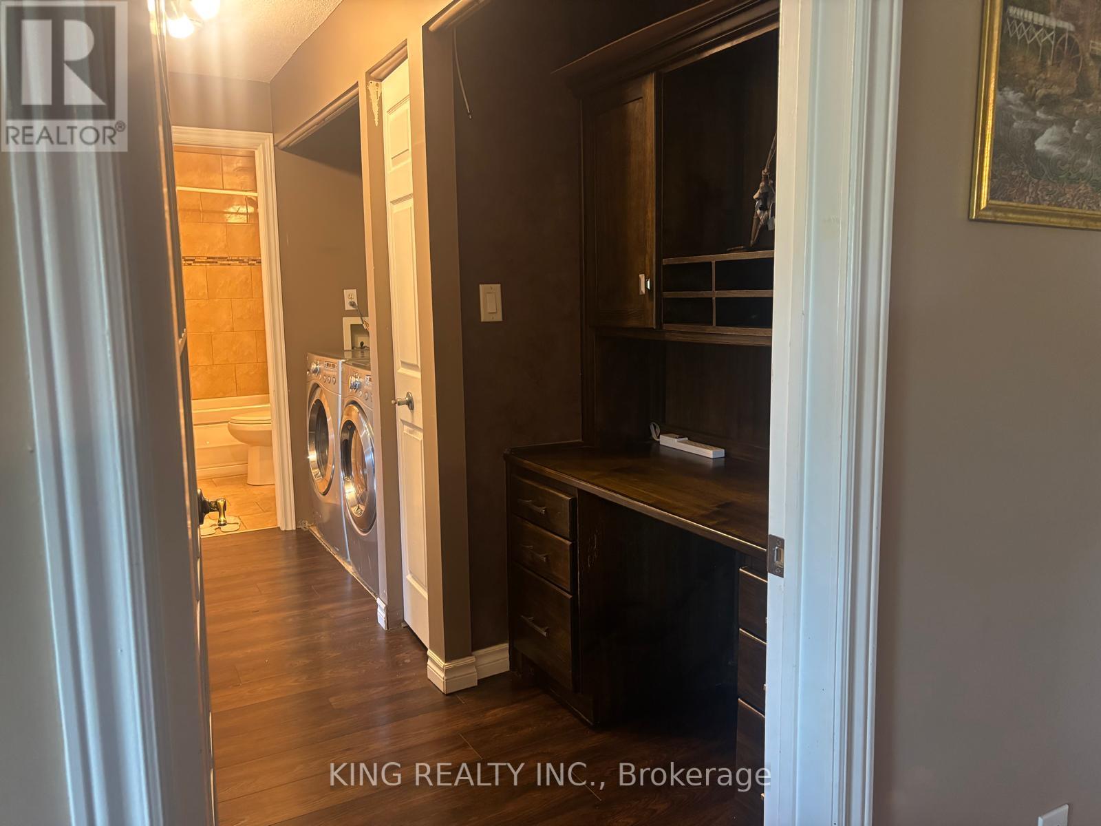 Photo 16 of 19 616 Grey Street, Brantford ON