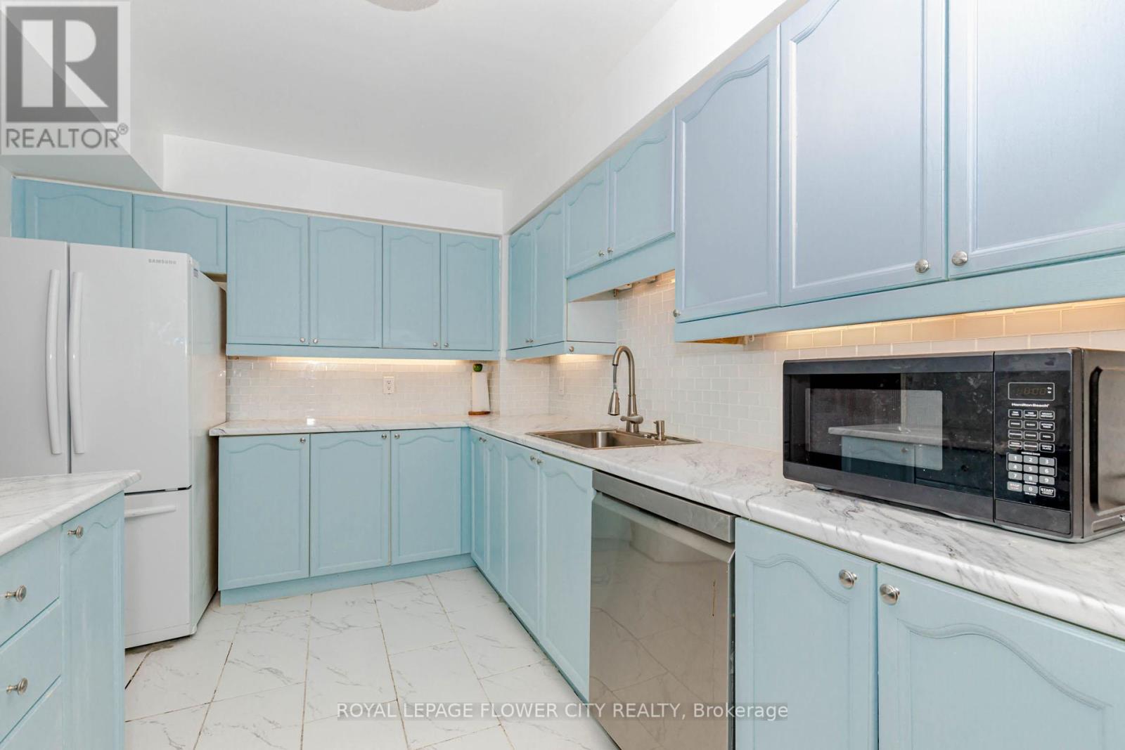 Photo 49 of 4 523 Beechwood Drive, Waterloo ON