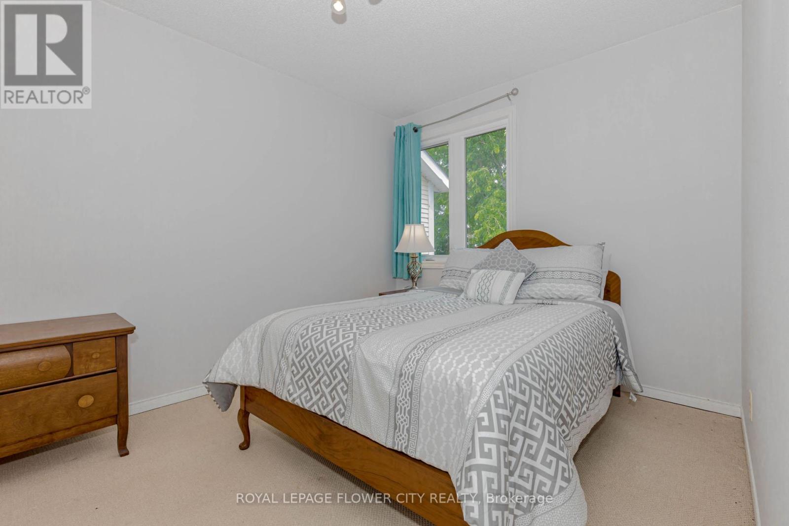 Photo 7 of 4 523 Beechwood Drive, Waterloo ON