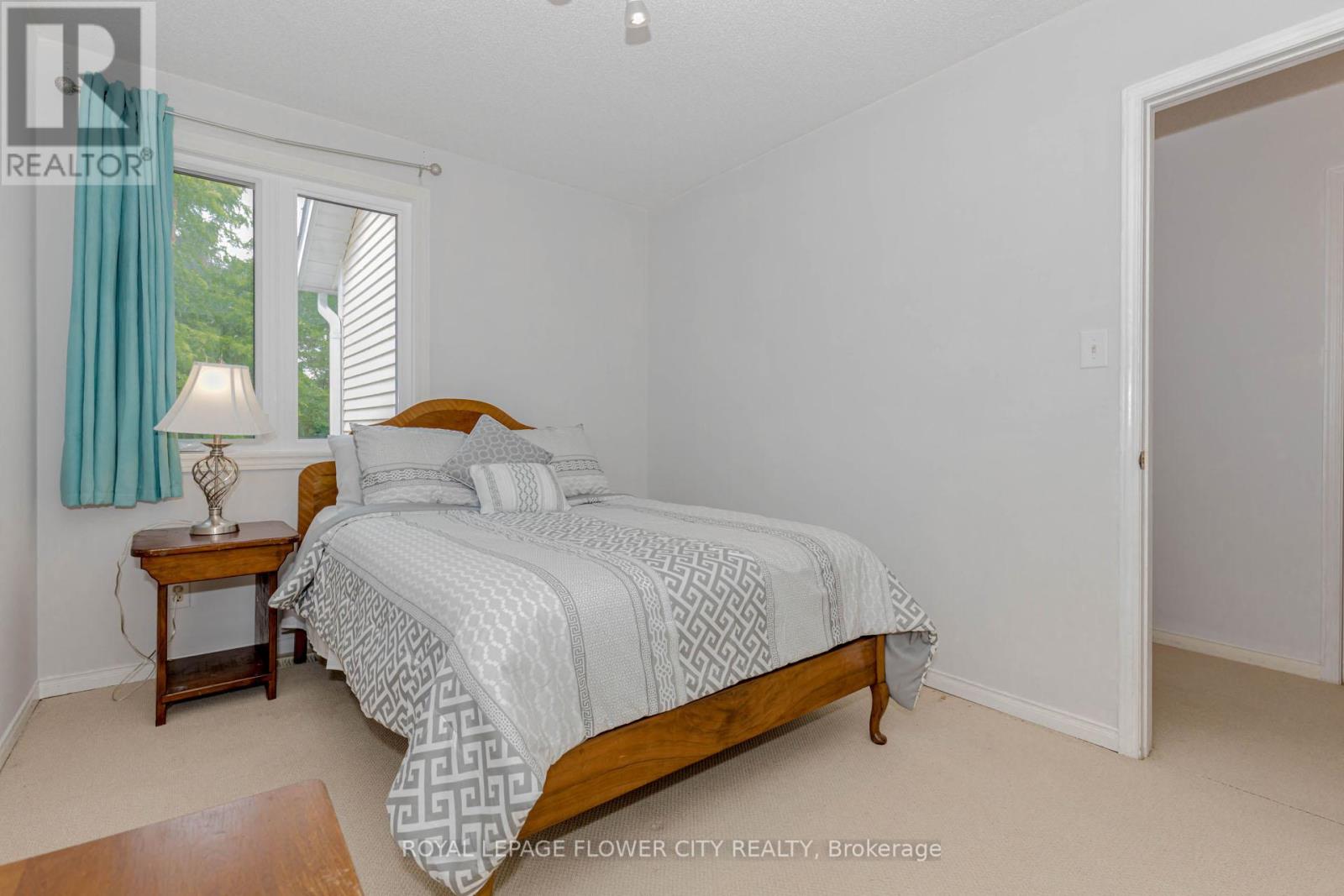 Photo 12 of 4 523 Beechwood Drive, Waterloo ON
