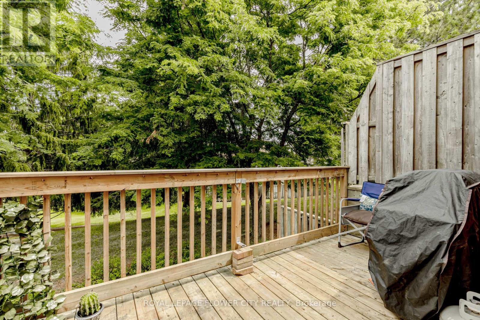 Photo 15 of 4 523 Beechwood Drive, Waterloo ON