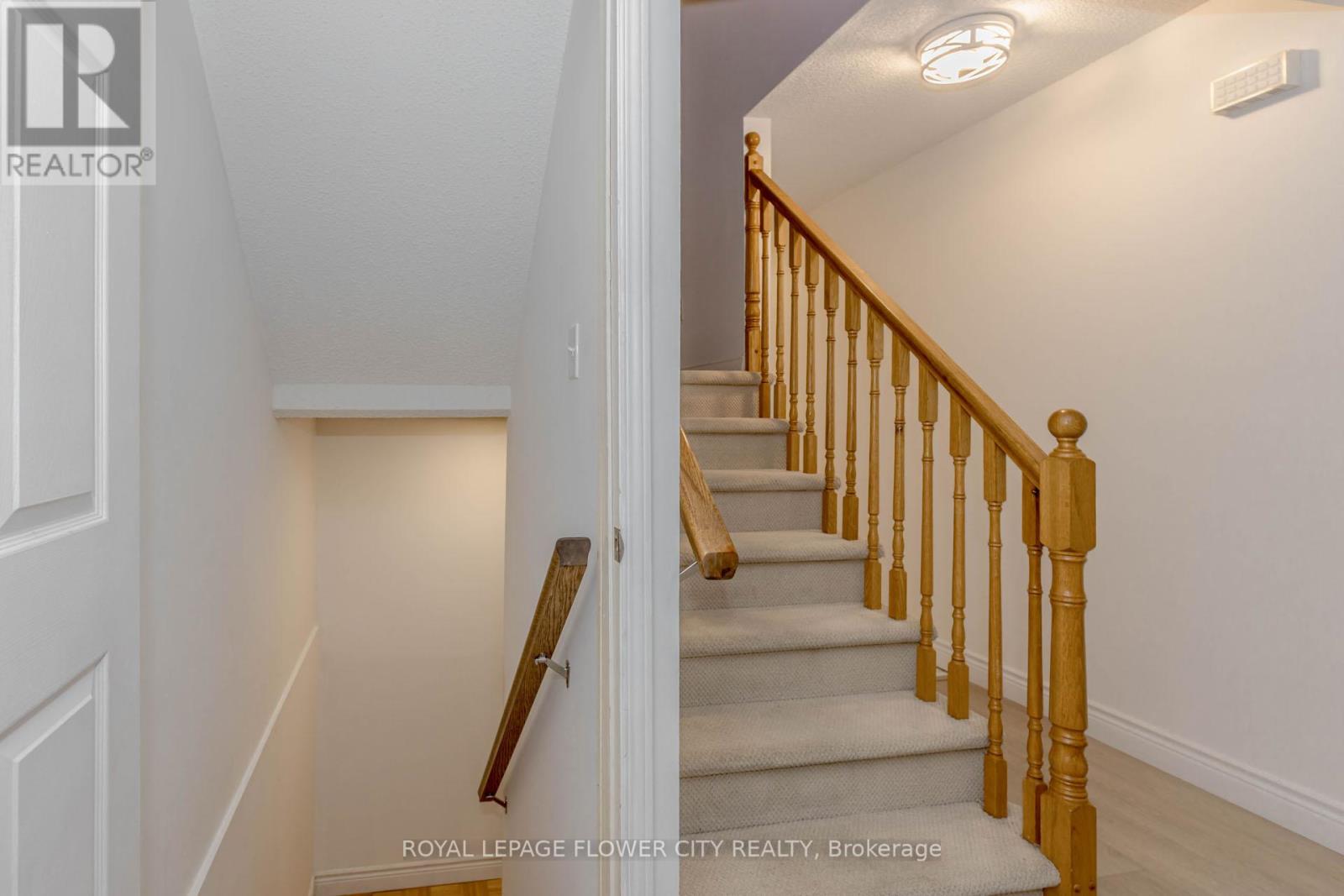 Photo 48 of 4 523 Beechwood Drive, Waterloo ON