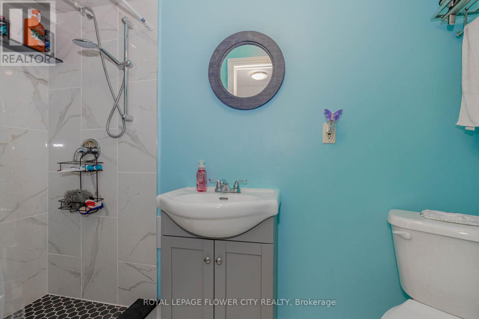Photo 45 of 4 523 Beechwood Drive, Waterloo ON