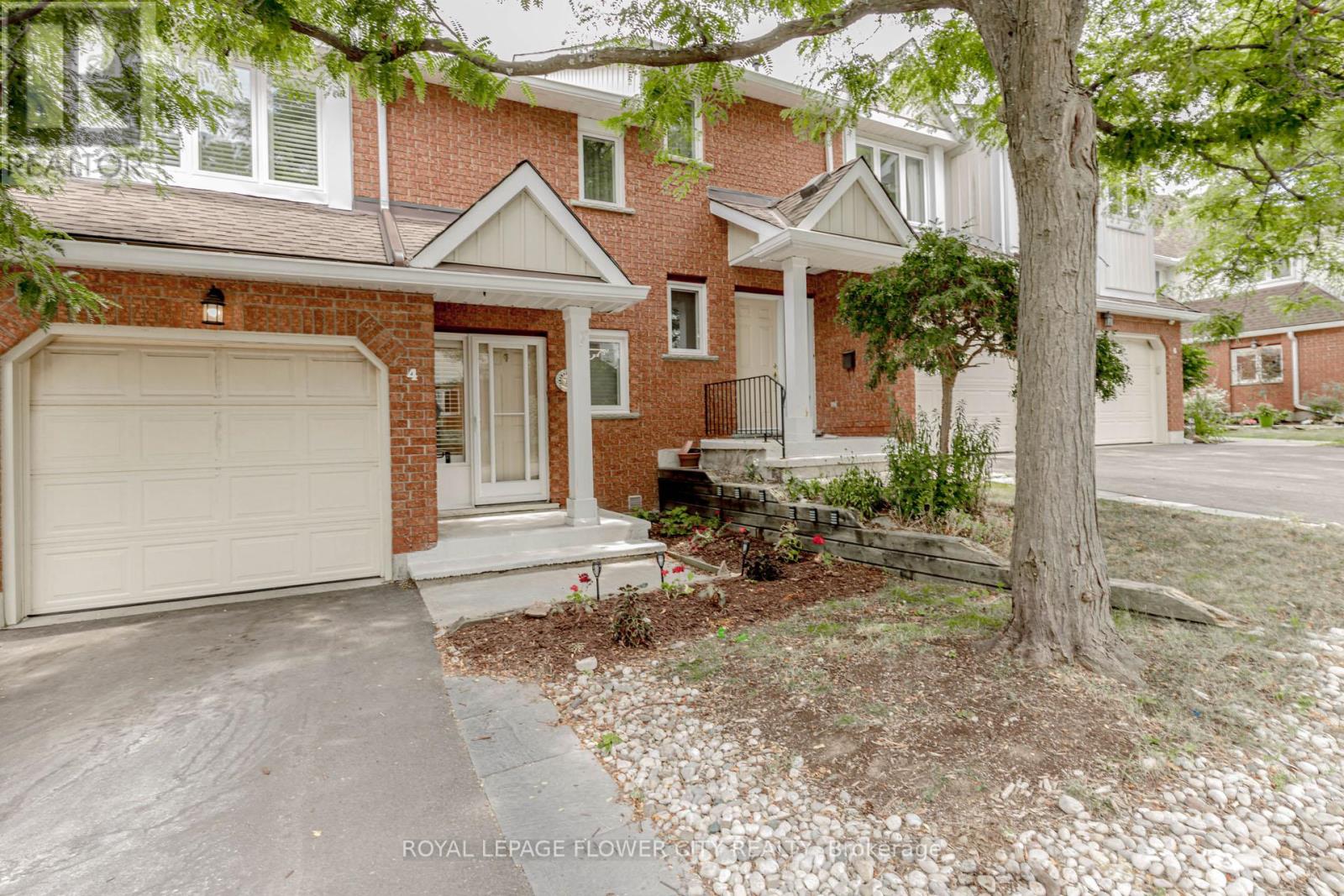 Photo 10 of 4 523 Beechwood Drive, Waterloo ON