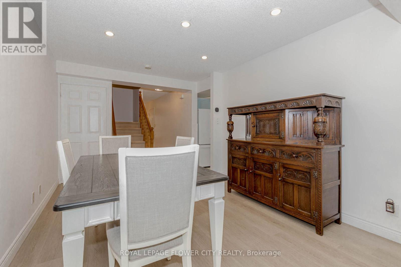 Photo 18 of 4 523 Beechwood Drive, Waterloo ON