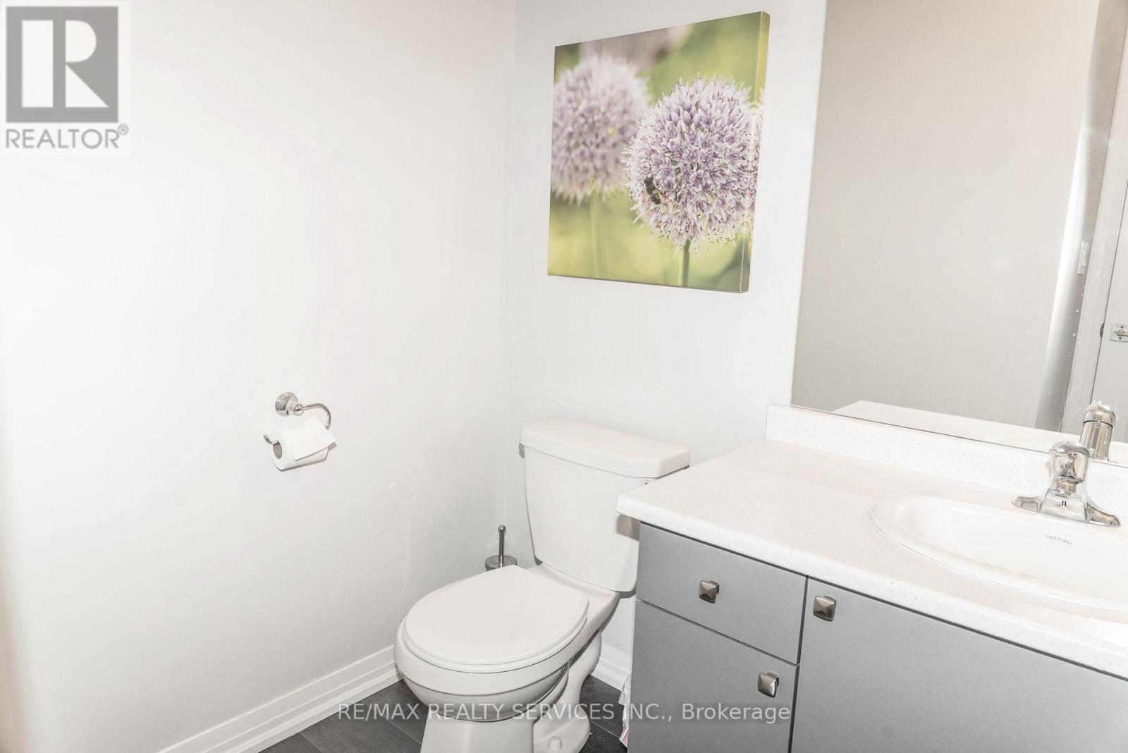 Photo 7 of 63 6705 Cropp Street, Niagara Falls ON
