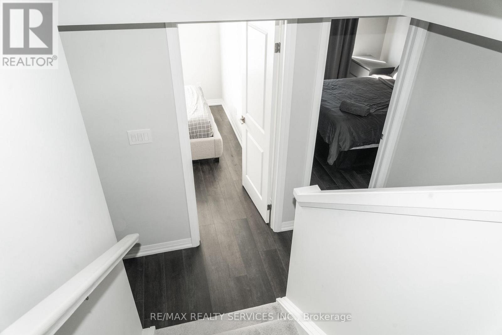 Photo 8 of 63 6705 Cropp Street, Niagara Falls ON