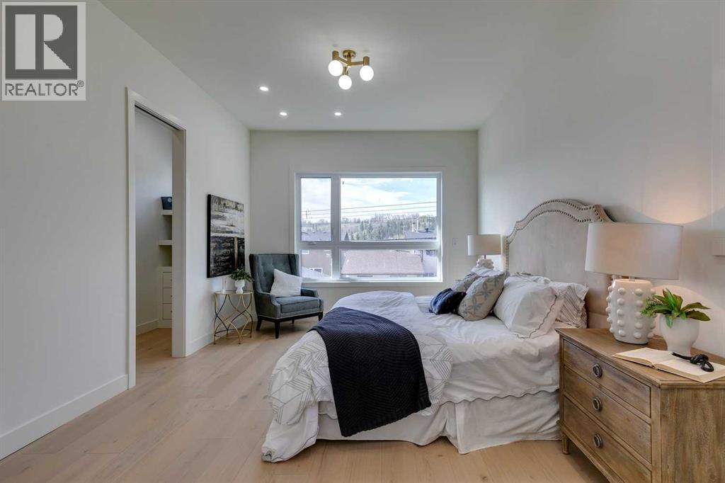 Single Family House for Sale in   Avenue NW Parkdale Calgary 