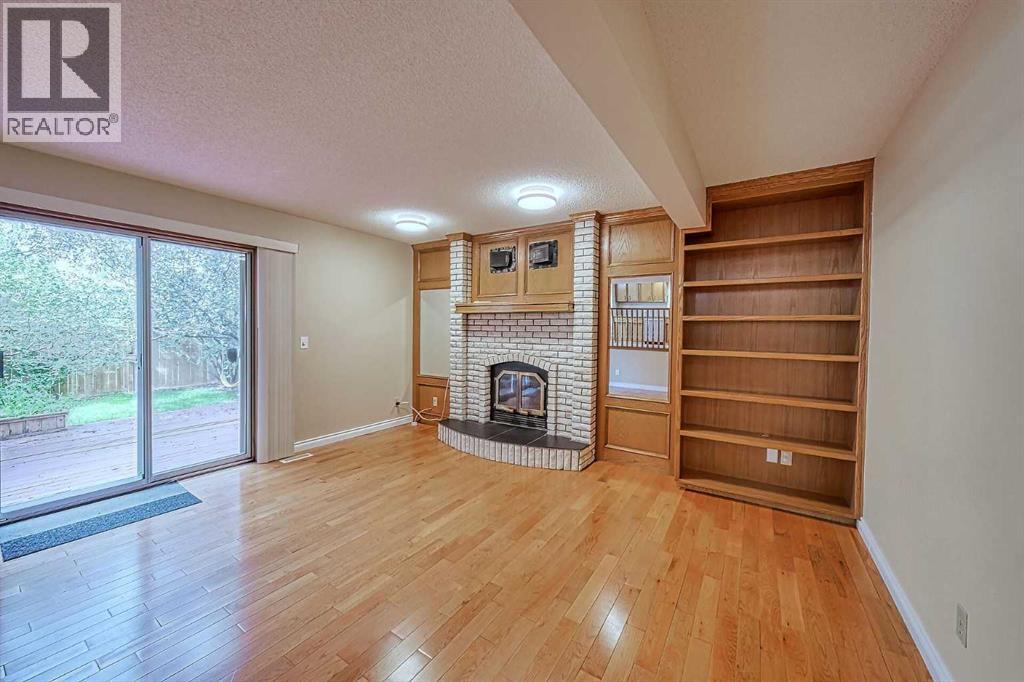 Single Family House 4 Level for Sale in  Hawkhill Place NW Hawkwood Calgary 