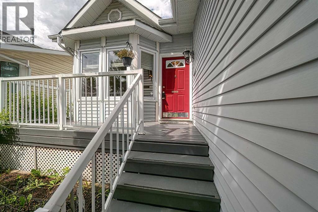 Single Family House 4 Level for Sale in  Hawkhill Place NW Hawkwood Calgary 