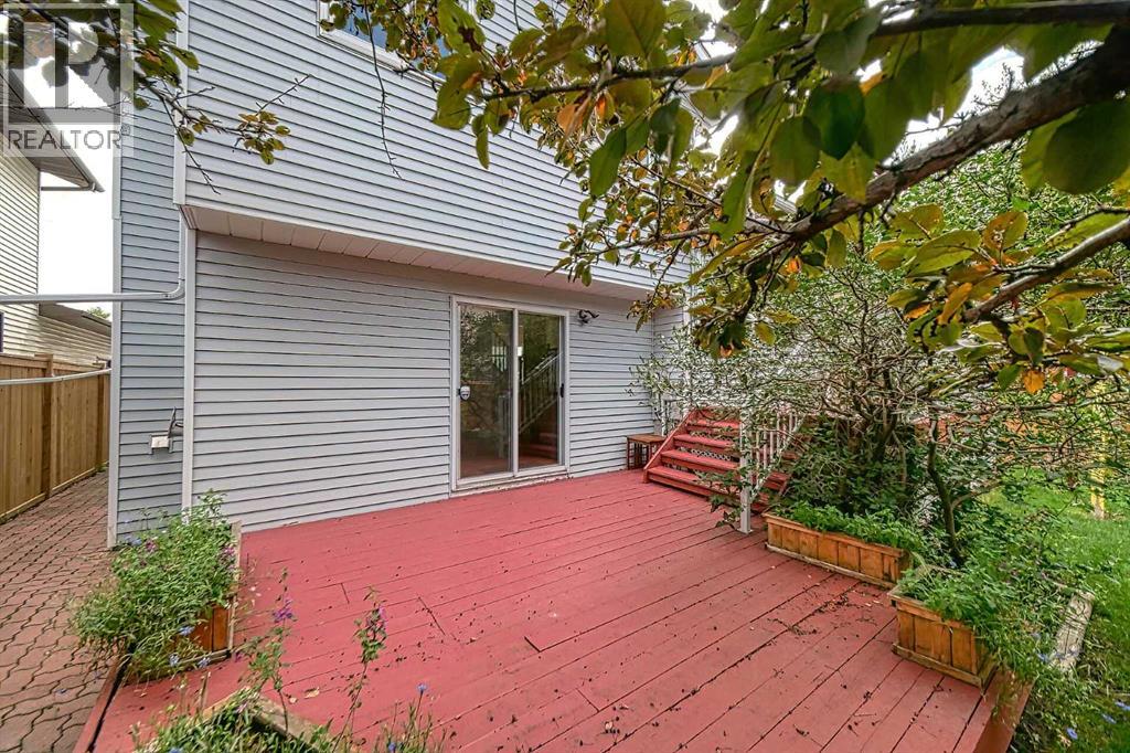 Single Family House 4 Level for Sale in  Hawkhill Place NW Hawkwood Calgary 