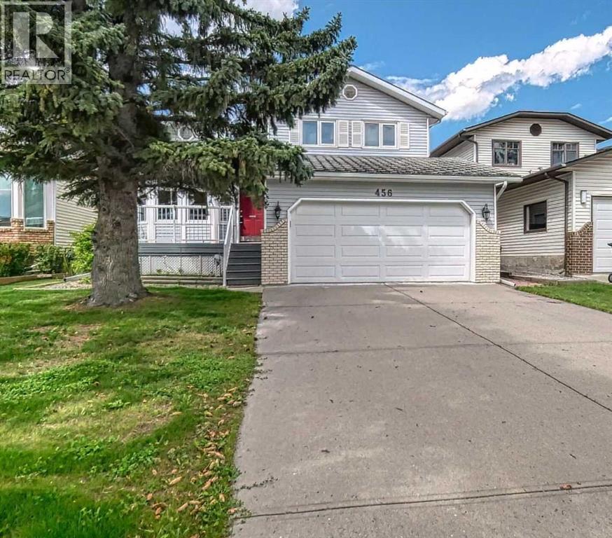 Single Family House 4 Level for Sale in  Hawkhill Place NW Hawkwood Calgary 