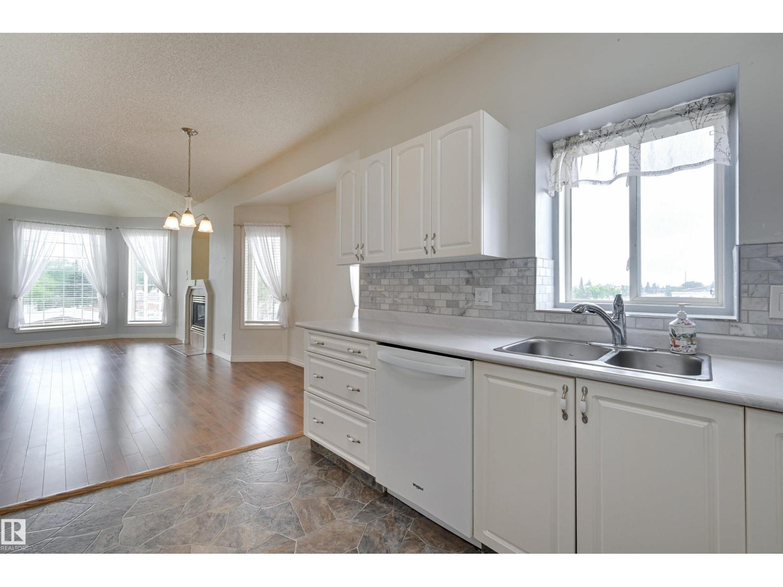 Photo 14 of 304 11308 130 Av Nw, Edmonton AB