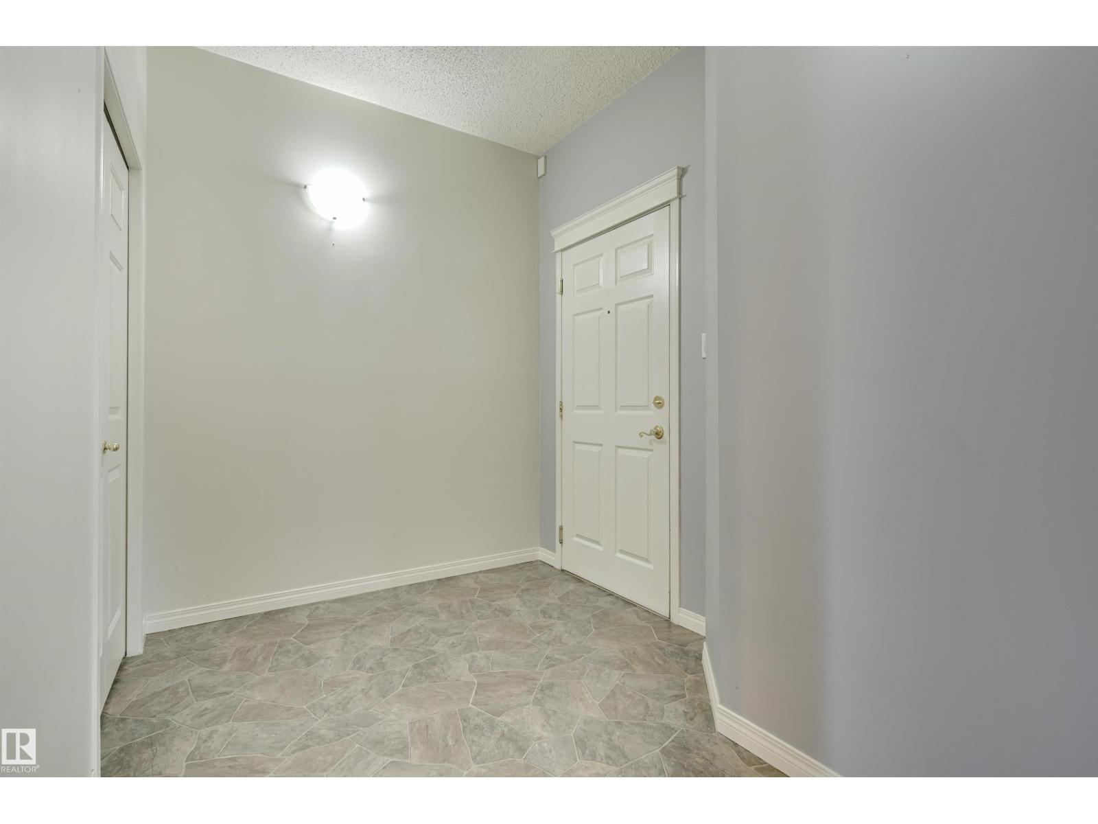 Photo 17 of 304 11308 130 Av Nw, Edmonton AB