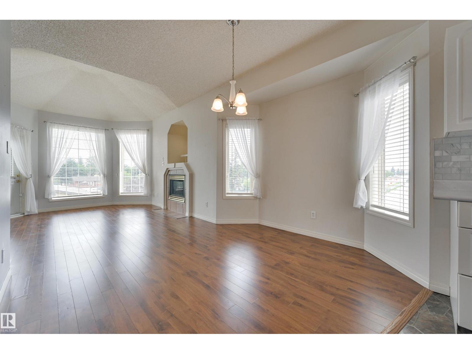 Photo 9 of 304 11308 130 Av Nw, Edmonton AB