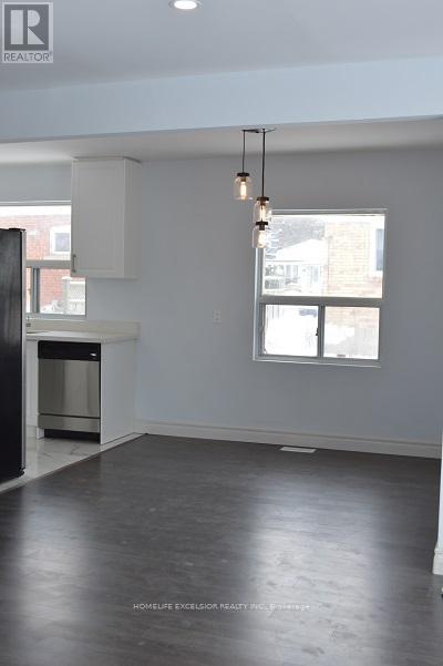Photo 4 of Main Upper 3 Strode Drive, Toronto ON
