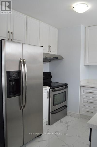 Photo 6 of Main Upper 3 Strode Drive, Toronto ON