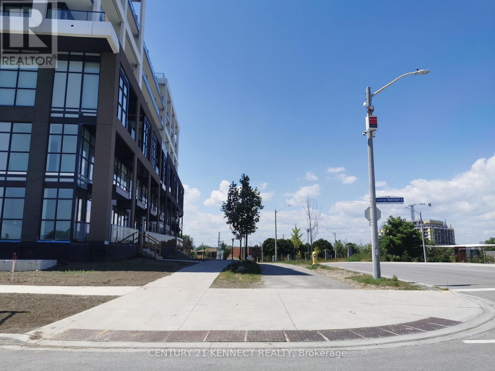 Photo 33 of Th 02 60 George Butchart Drive, Toronto ON