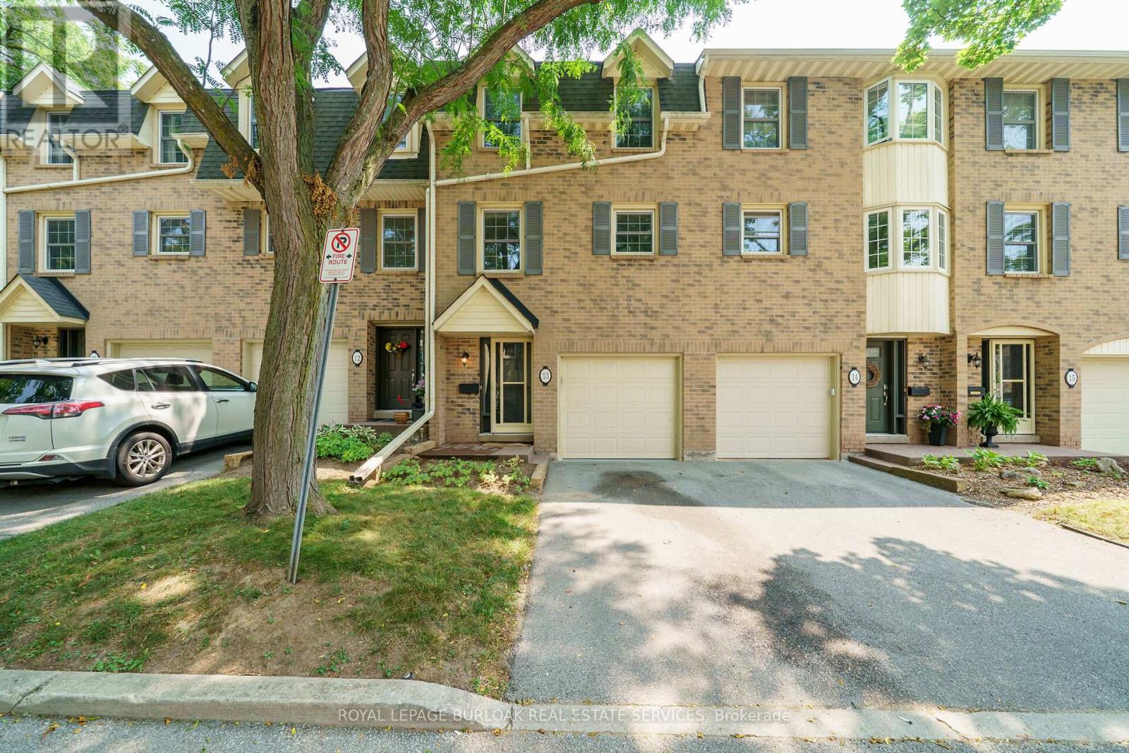 Photo 3 of 13 1351 Ontario Street, Burlington ON