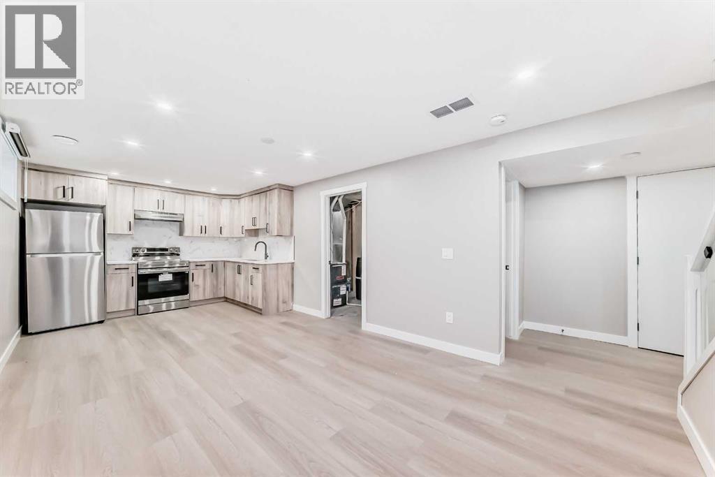Single Family House Bungalow for Sale in  Berkley Road NW Beddington Heights Calgary 