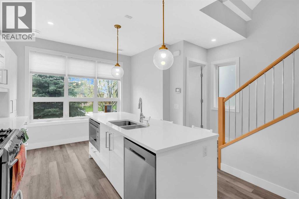 Photo 11 of 101 1921 27 Street Sw, Calgary AB