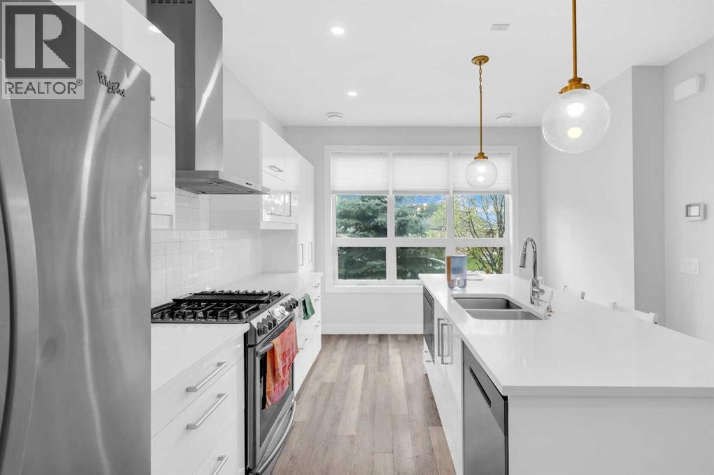 Photo 9 of 101 1921 27 Street Sw, Calgary AB