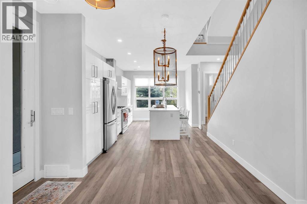 Photo 7 of 101 1921 27 Street Sw, Calgary AB