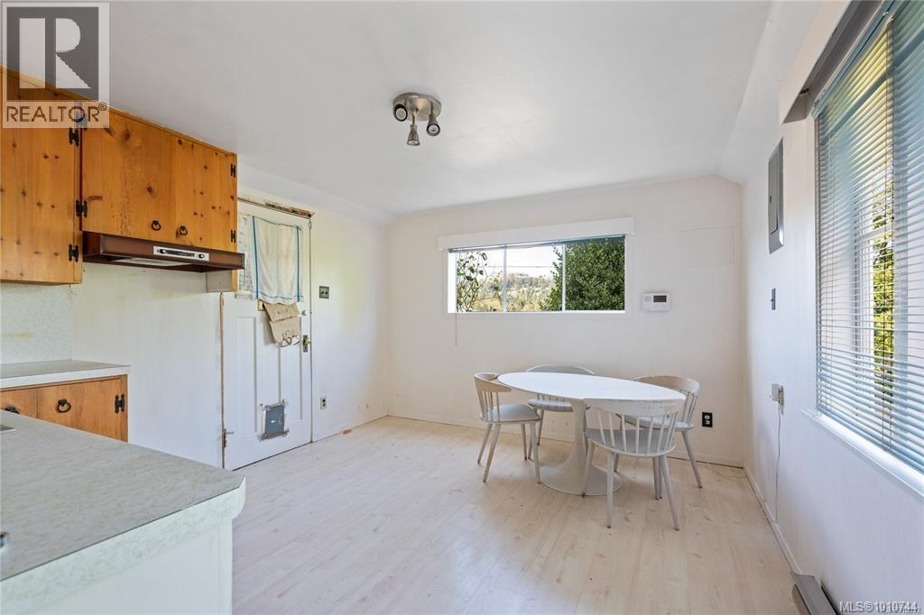 Photo 7 of 1620 Loat St, Nanaimo BC