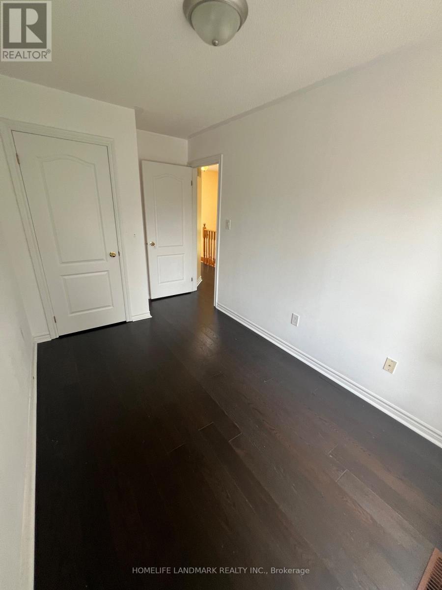 Photo 11 of 31 Rodeo Court, Toronto ON