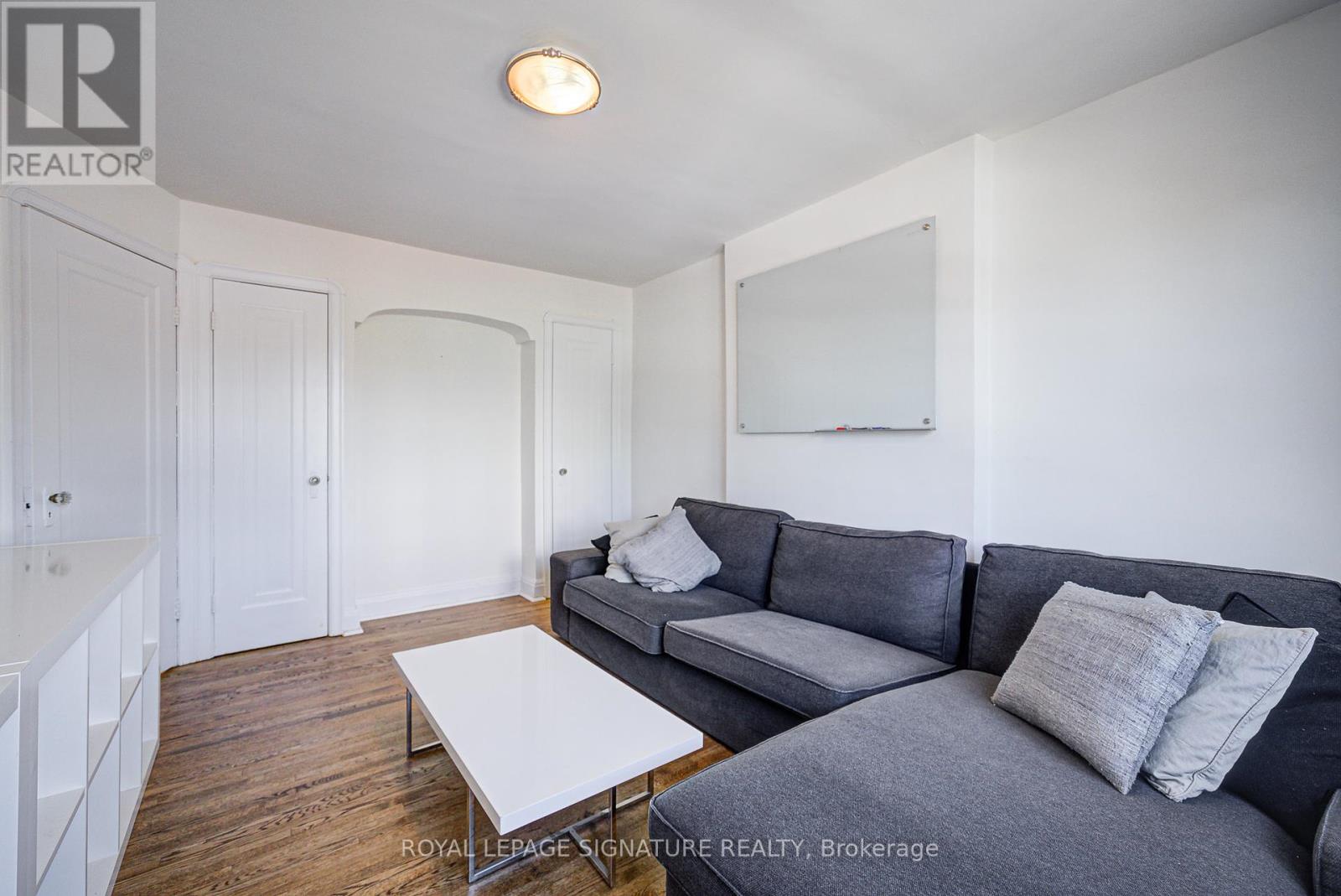 Photo 3 of Upper 1063 Pape Avenue, Toronto ON