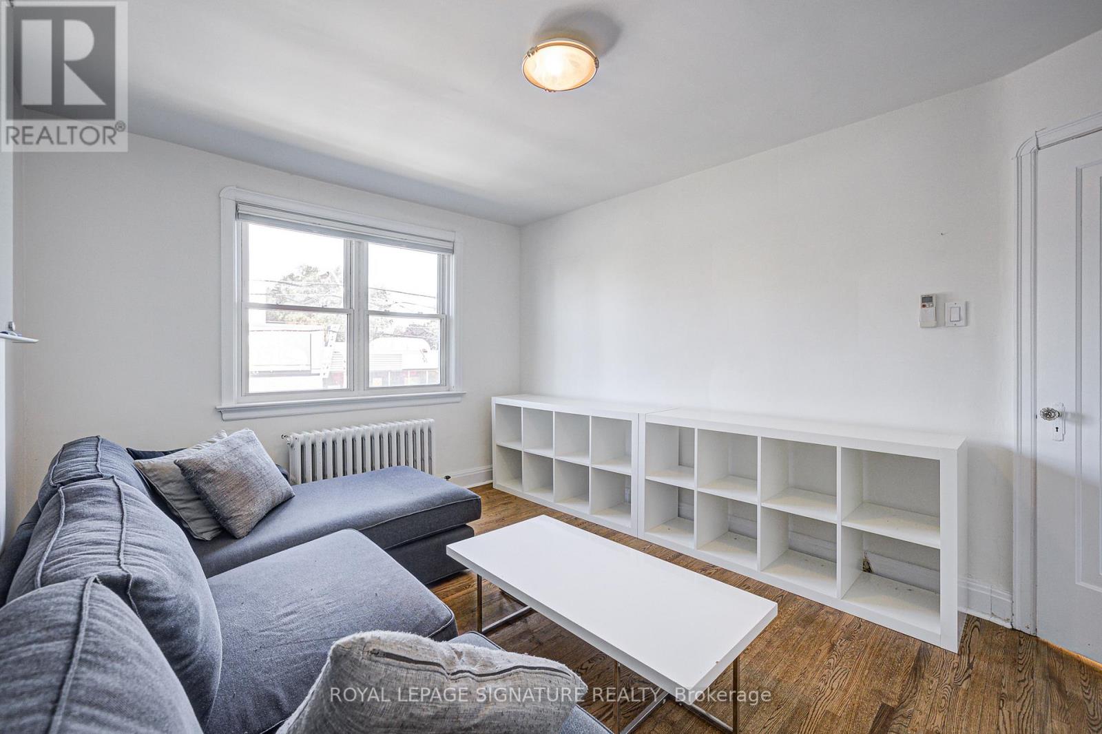 Photo 4 of Upper 1063 Pape Avenue, Toronto ON