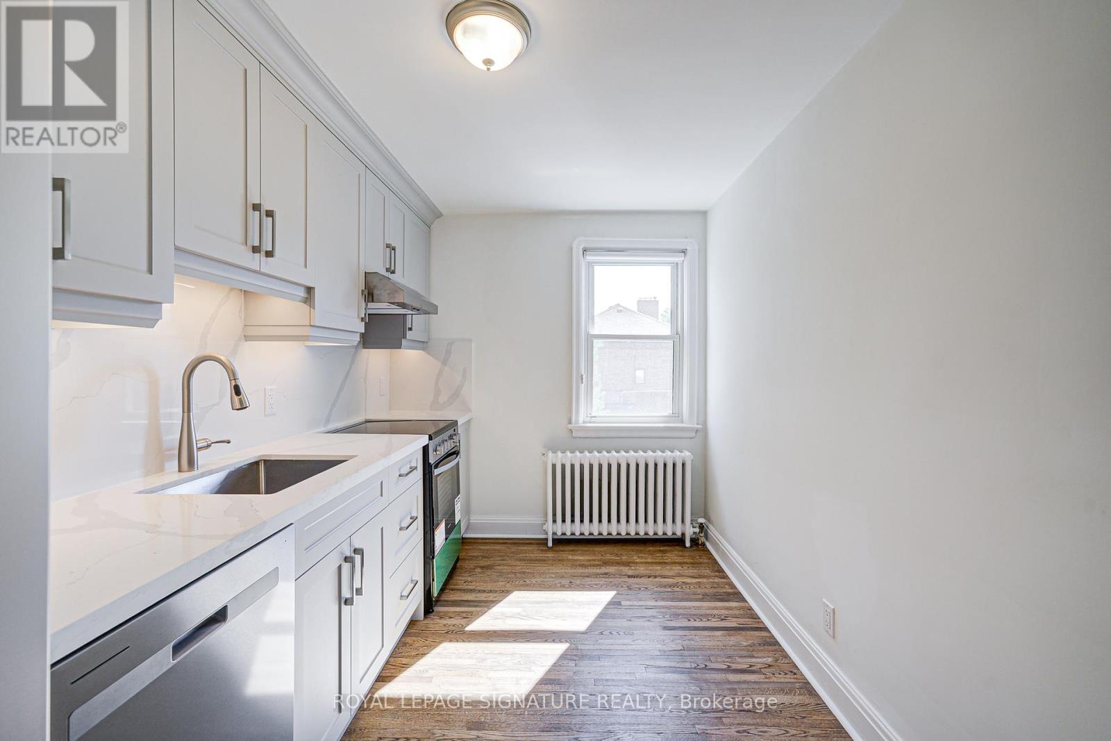 Photo 7 of Upper 1063 Pape Avenue, Toronto ON