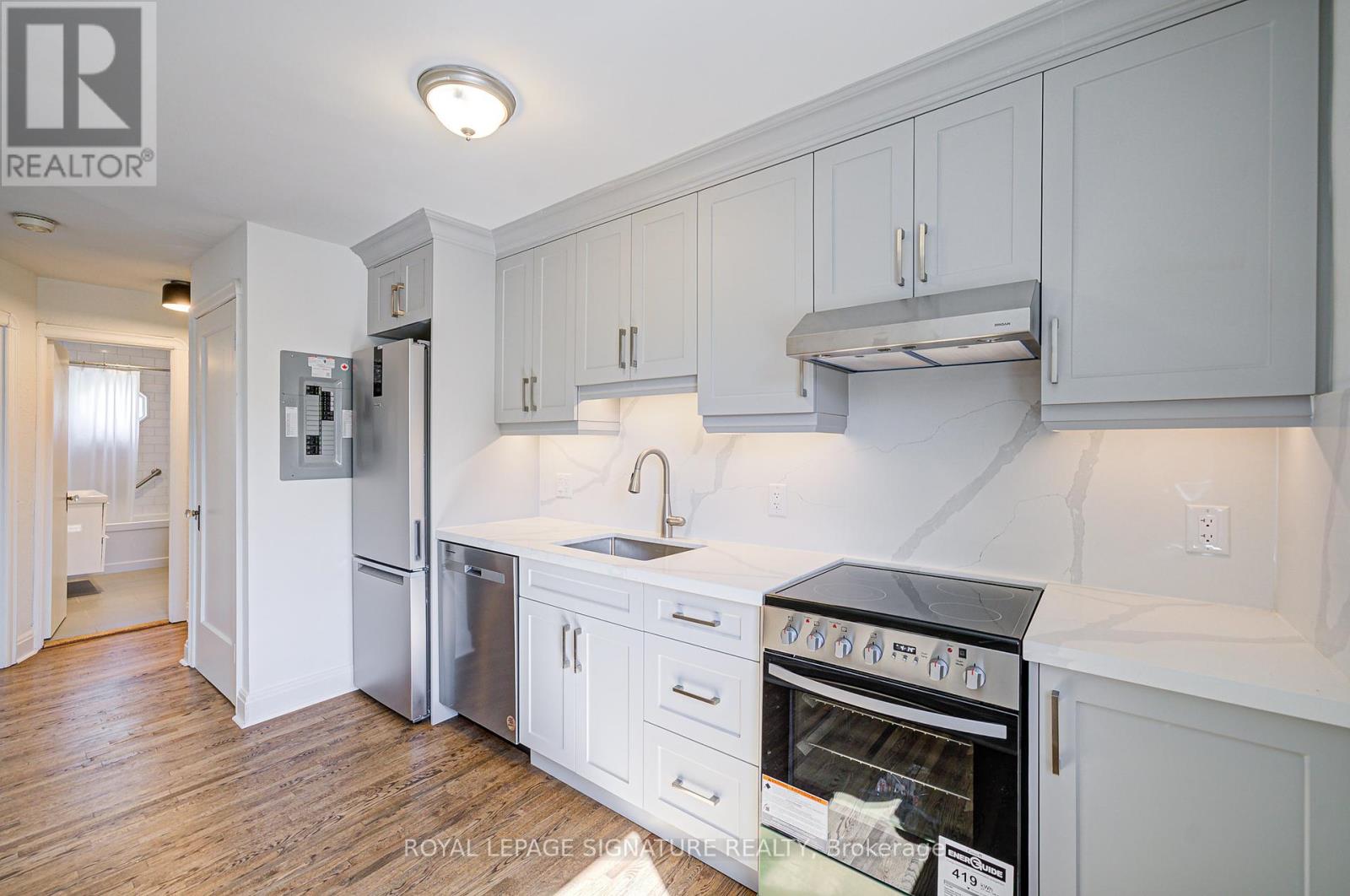 Photo 8 of Upper 1063 Pape Avenue, Toronto ON
