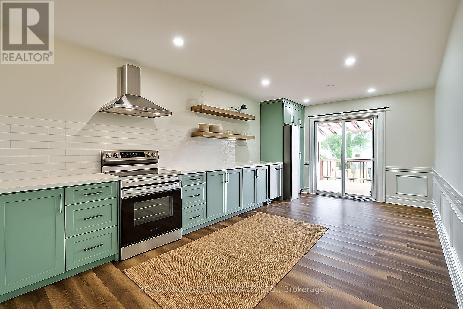 Photo 11 of 333 Mary Street W, Kawartha Lakes ON