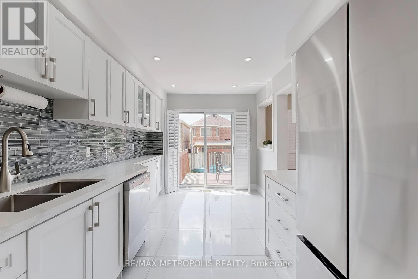 Photo 12 of 175 Roxbury Street, Markham ON