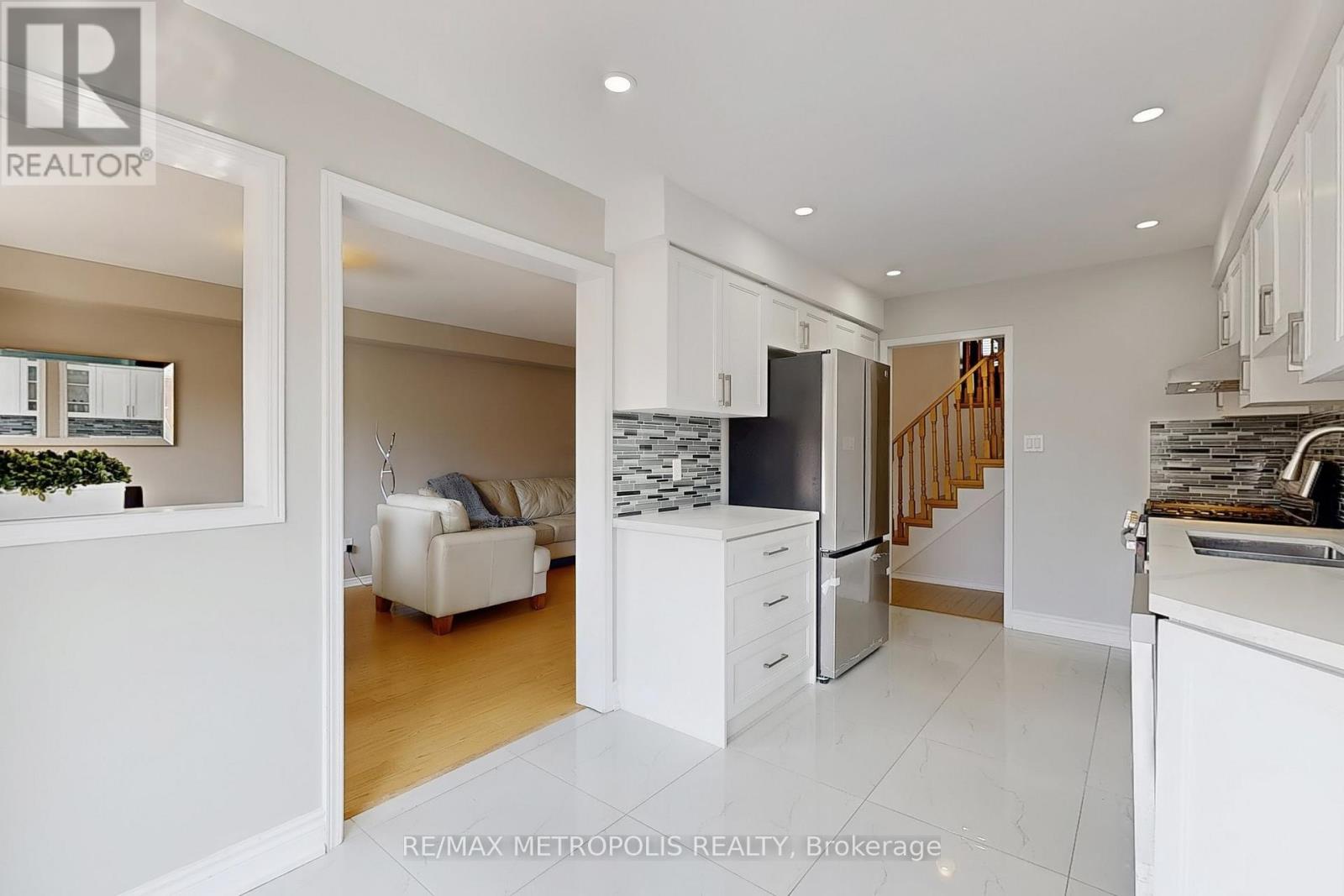 Photo 14 of 175 Roxbury Street, Markham ON