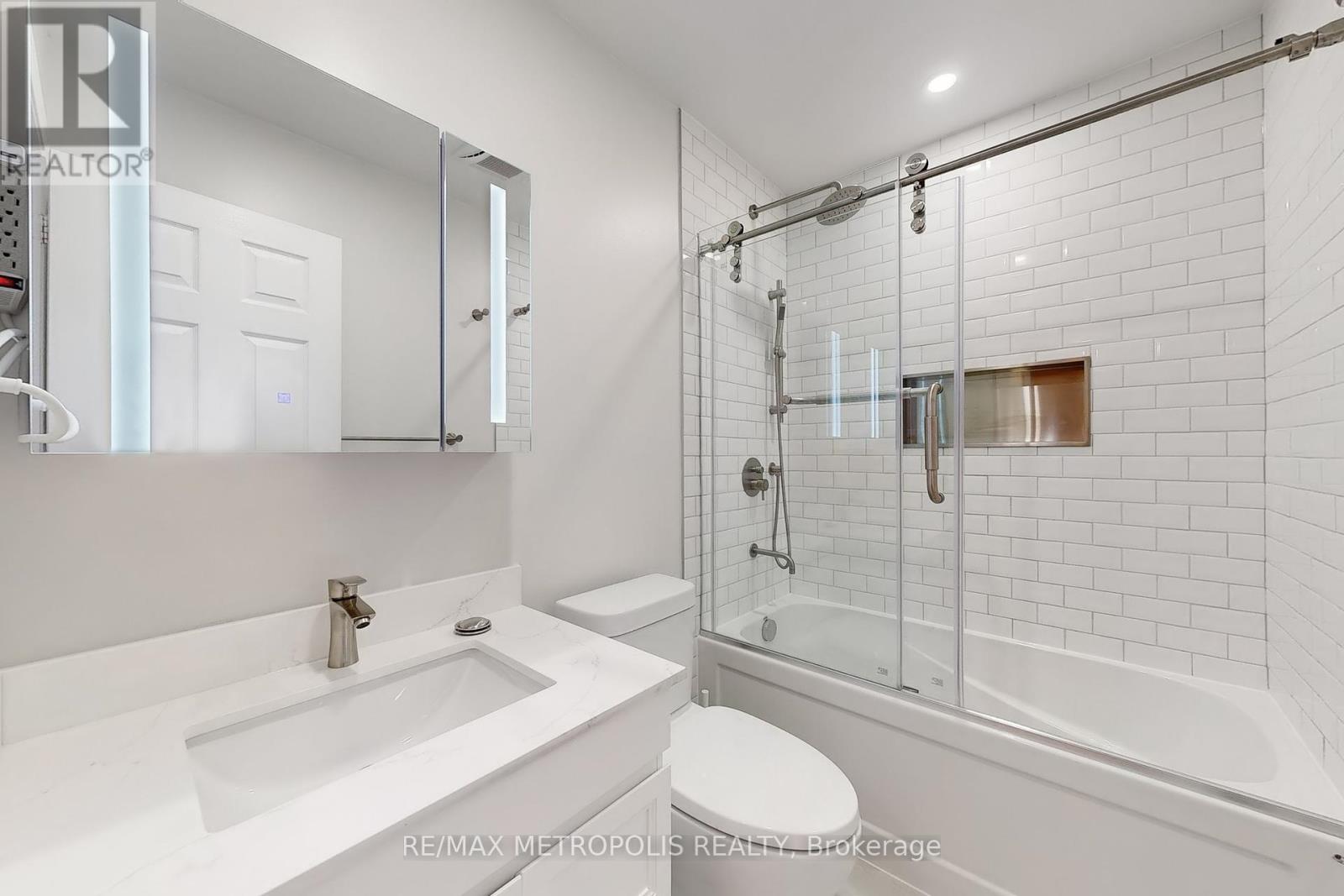 Photo 39 of 175 Roxbury Street, Markham ON