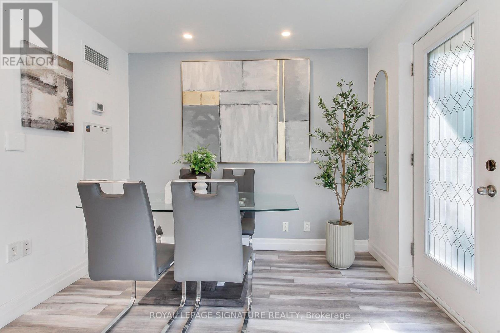 Photo 11 of 104 90 Absolute Avenue, Mississauga ON