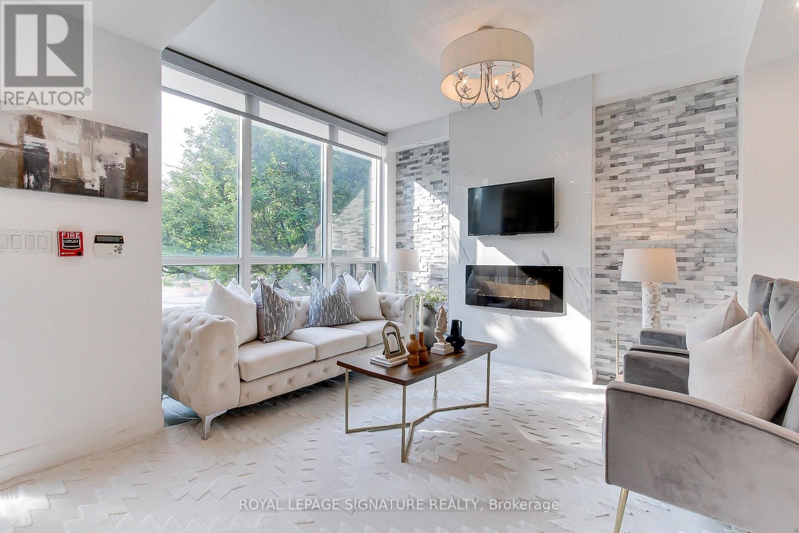 Photo 14 of 104 90 Absolute Avenue, Mississauga ON