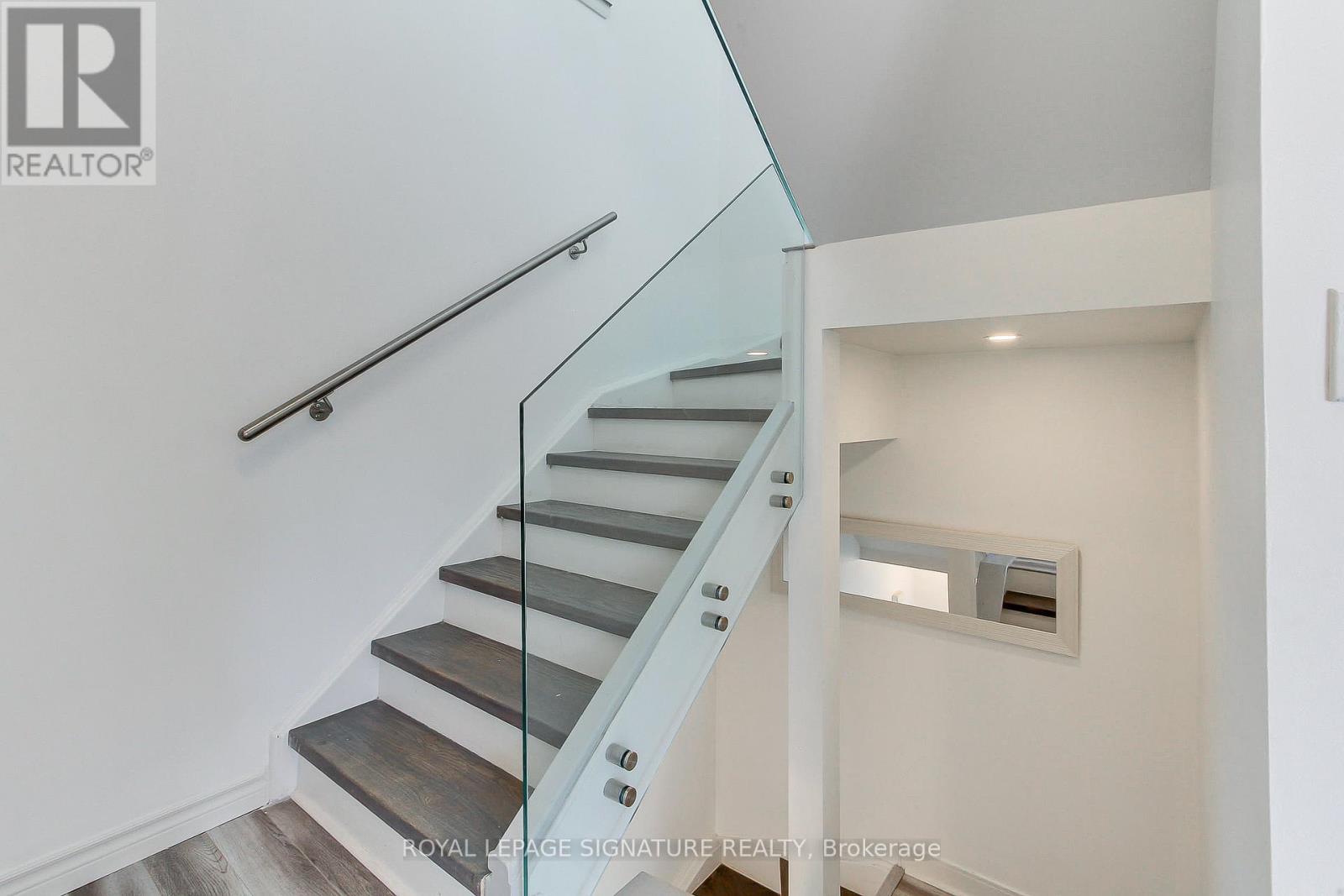 Photo 23 of 104 90 Absolute Avenue, Mississauga ON