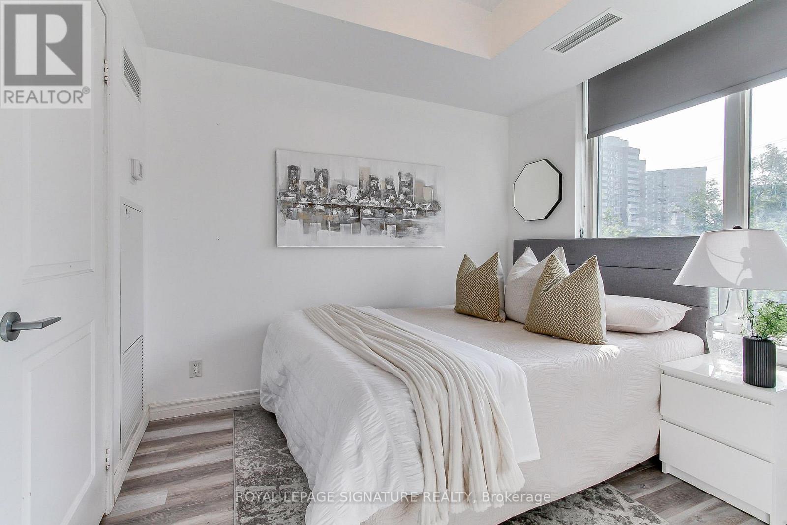 Photo 25 of 104 90 Absolute Avenue, Mississauga ON