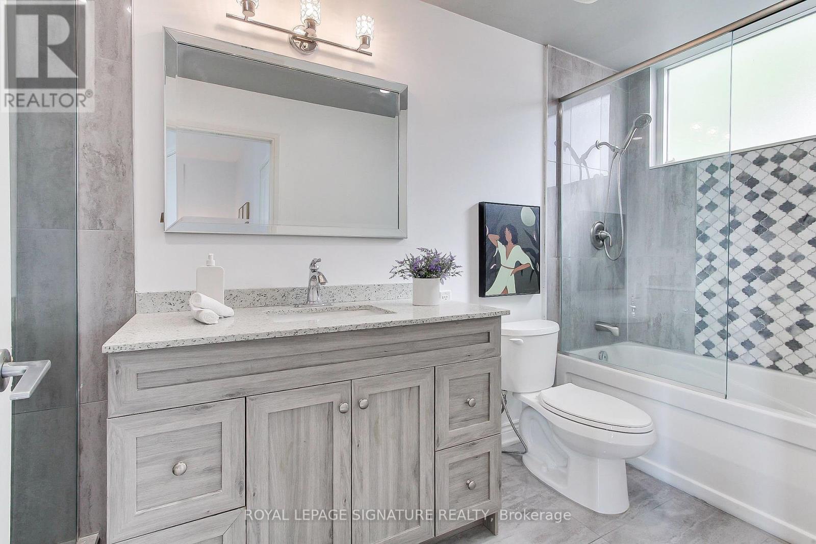 Photo 39 of 104 90 Absolute Avenue, Mississauga ON