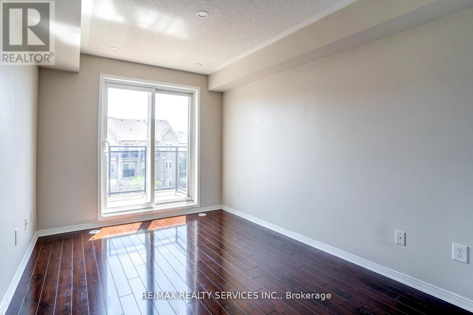 Photo 17 of 344 4975 Southampton Drive, Mississauga ON