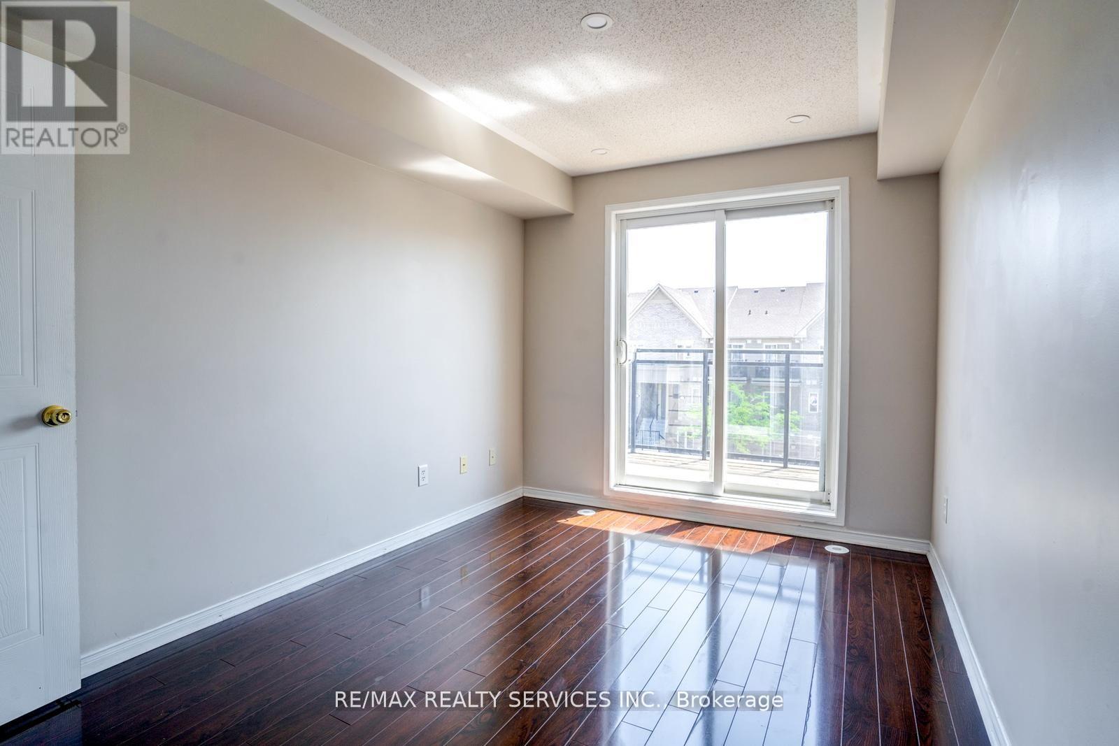 Photo 18 of 344 4975 Southampton Drive, Mississauga ON